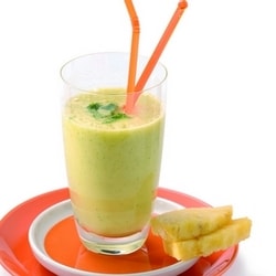 Pineapple and coriander juice with fresh ginger | Philips Chef Recipes
