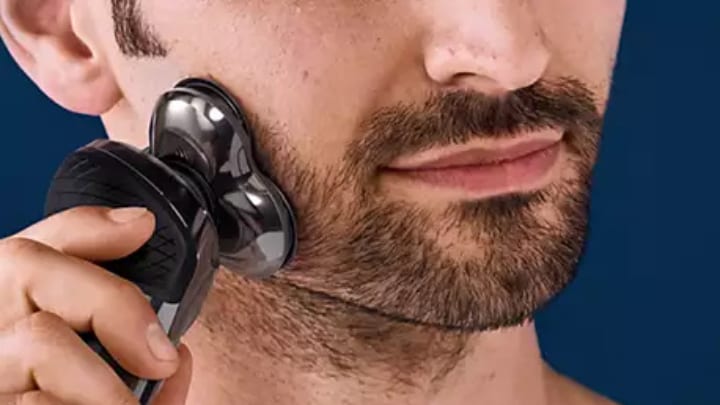 Electric shaving or manual shaving?