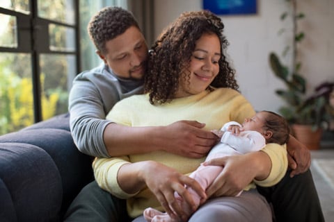 Pros and cons of breastfeeding vs using a pump
