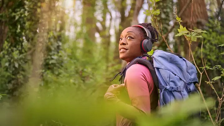 What are solar powered headphones?