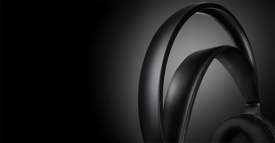 Close-up of Philips SHC5200 headphones' dual headband design