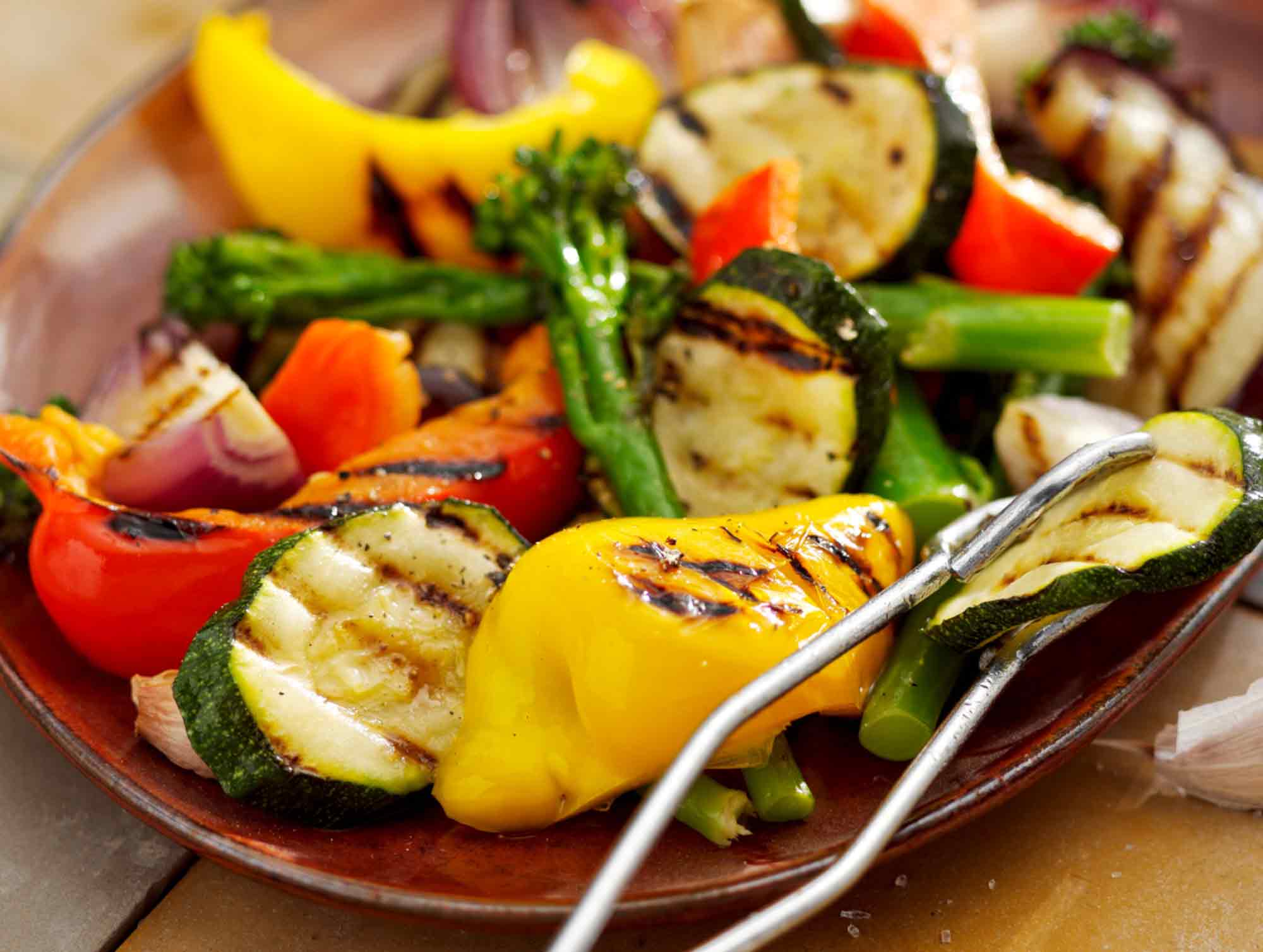 What is the most nutritious way to cook vegetables