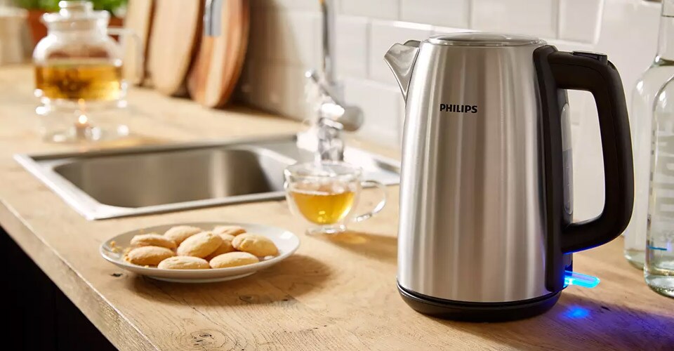 https://www.philips.co.uk/c-dam/b2c/en_GB/experience/articles/kitchen-appliances/body_cleaning-and-descaling-the-kettle.jpg