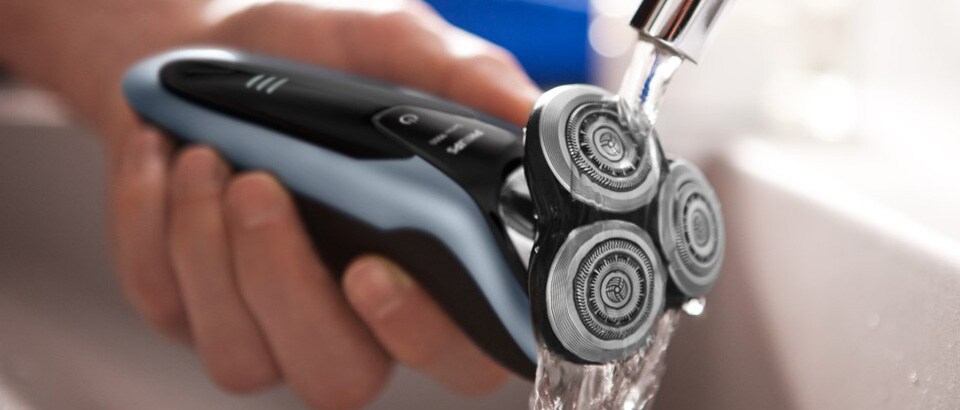 When wet shaving with a rotary shaver, ensure you rinse regularly