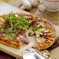 Pizza with Salami and Mushrooms | Philips Chef Recipes