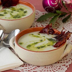 Cauliflower soup with crunchy ham | Philips Chef Recipes
