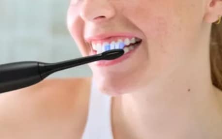 Should you rinse after brushing teeth?