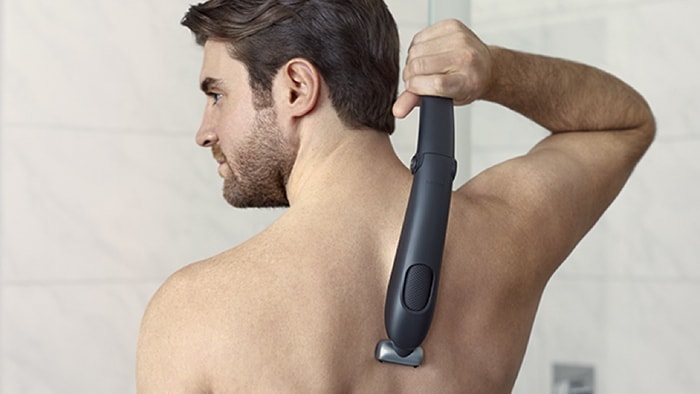 How to shave your back and shoulders